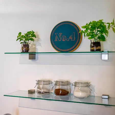 Alma Terrace 아파트